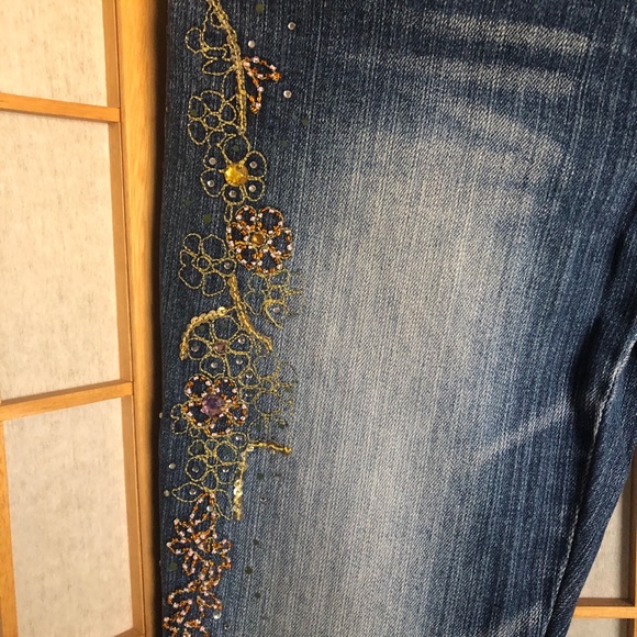 Embroidered rhinestone denim jeans 5 - Picture 4 of 7